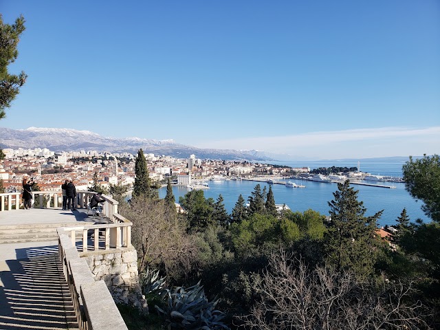 Split viewpoint (belvedere)