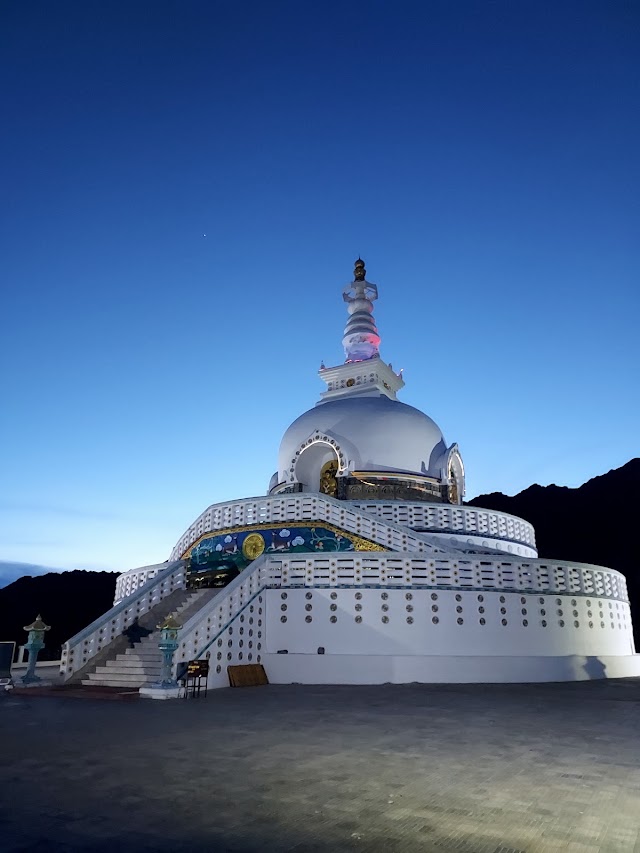 Shanti Stupa